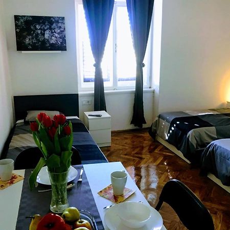Pula Center Green Park Apartments And Rooms Екстер'єр фото