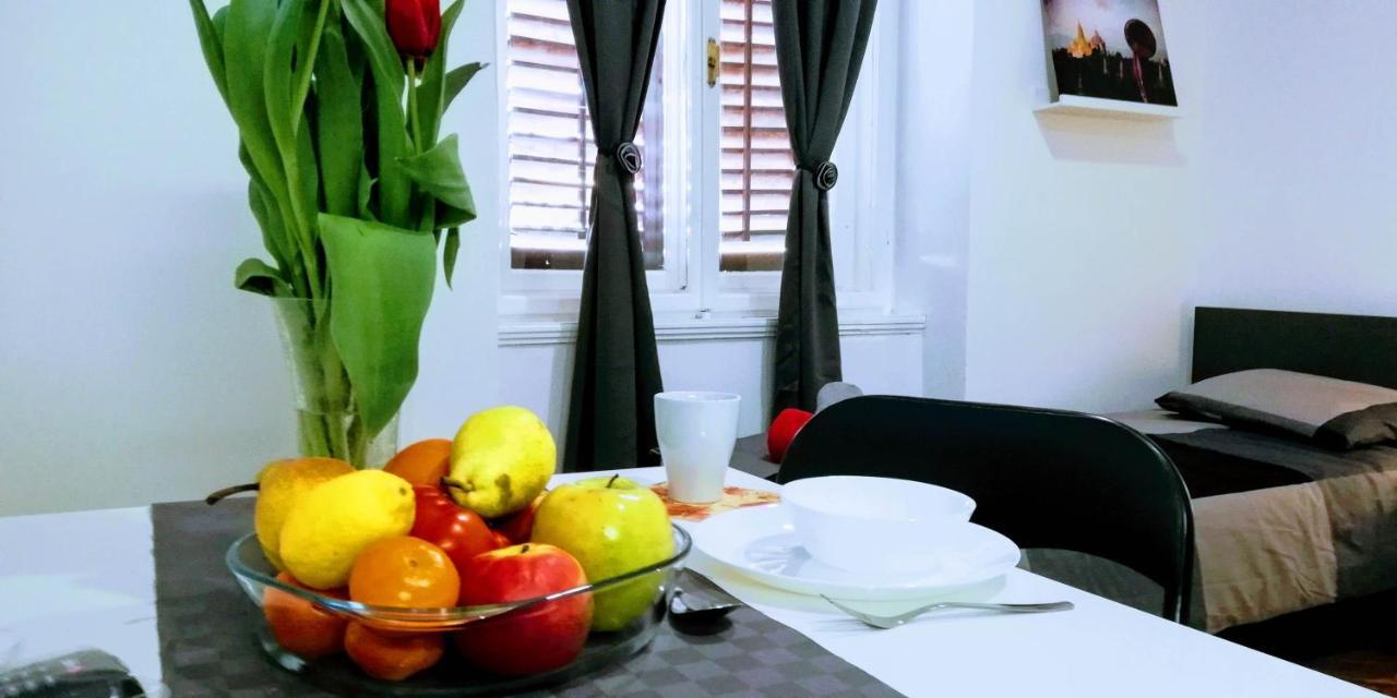Pula Center Green Park Apartments And Rooms Екстер'єр фото