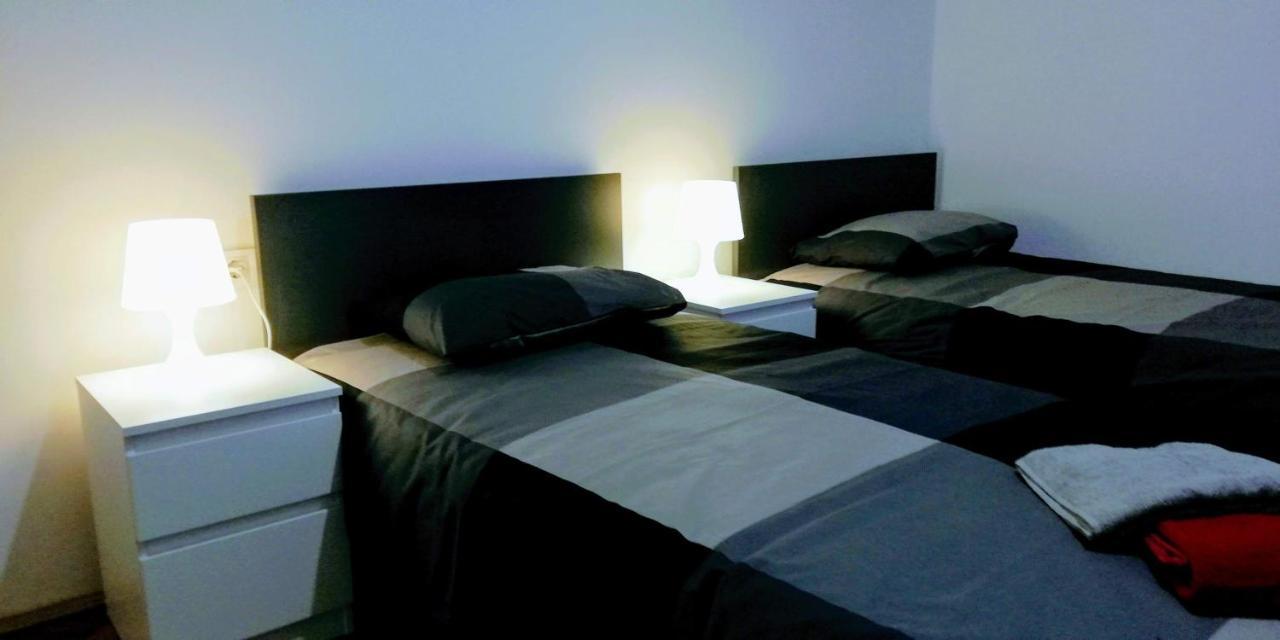 Pula Center Green Park Apartments And Rooms Екстер'єр фото