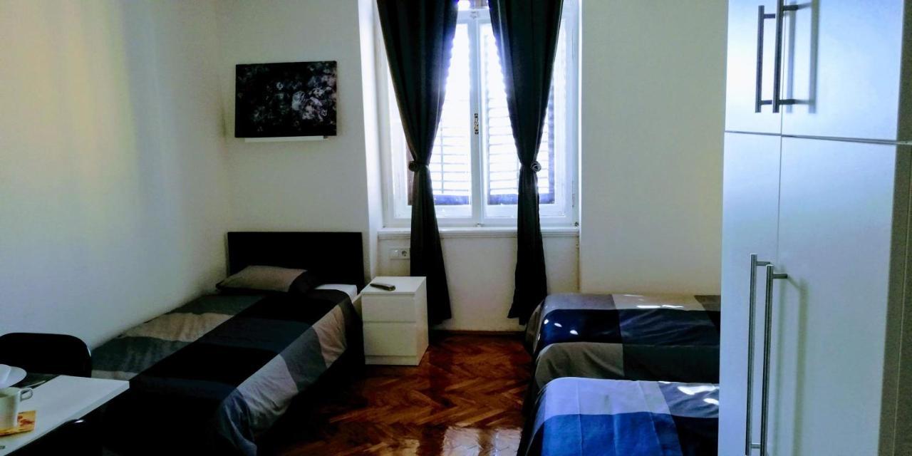 Pula Center Green Park Apartments And Rooms Екстер'єр фото