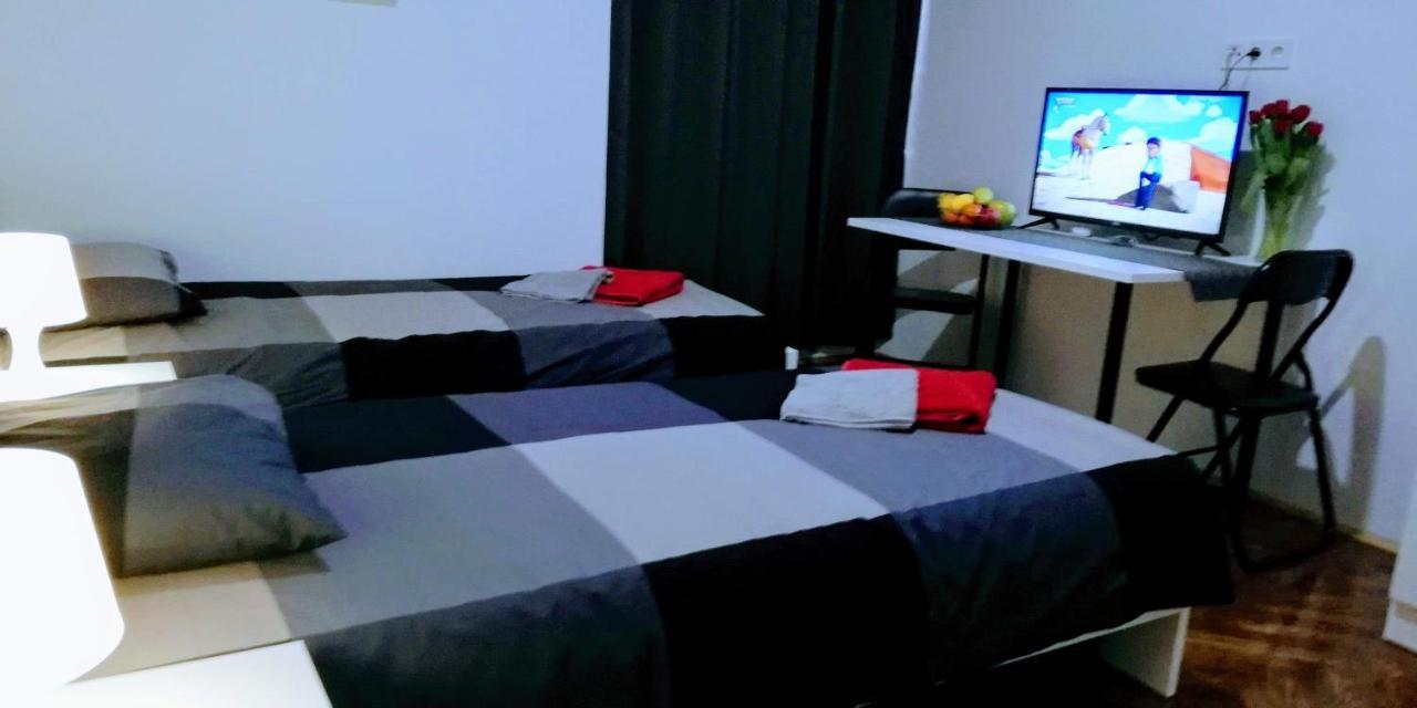 Pula Center Green Park Apartments And Rooms Екстер'єр фото