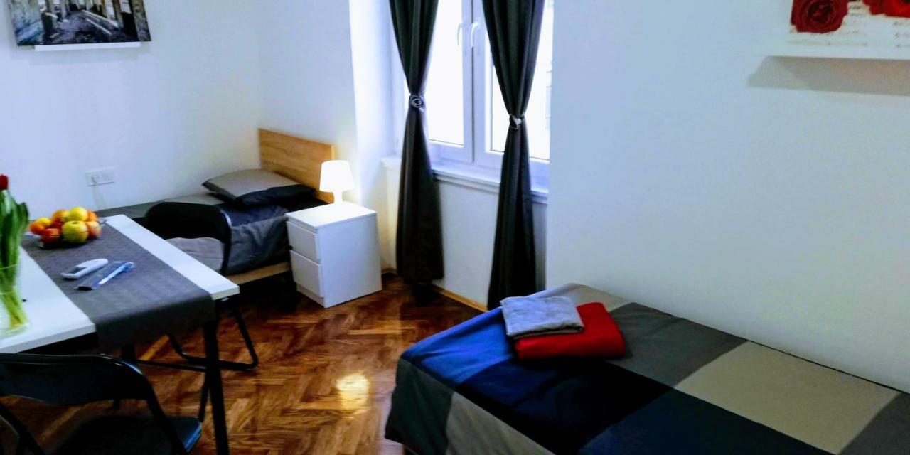 Pula Center Green Park Apartments And Rooms Екстер'єр фото
