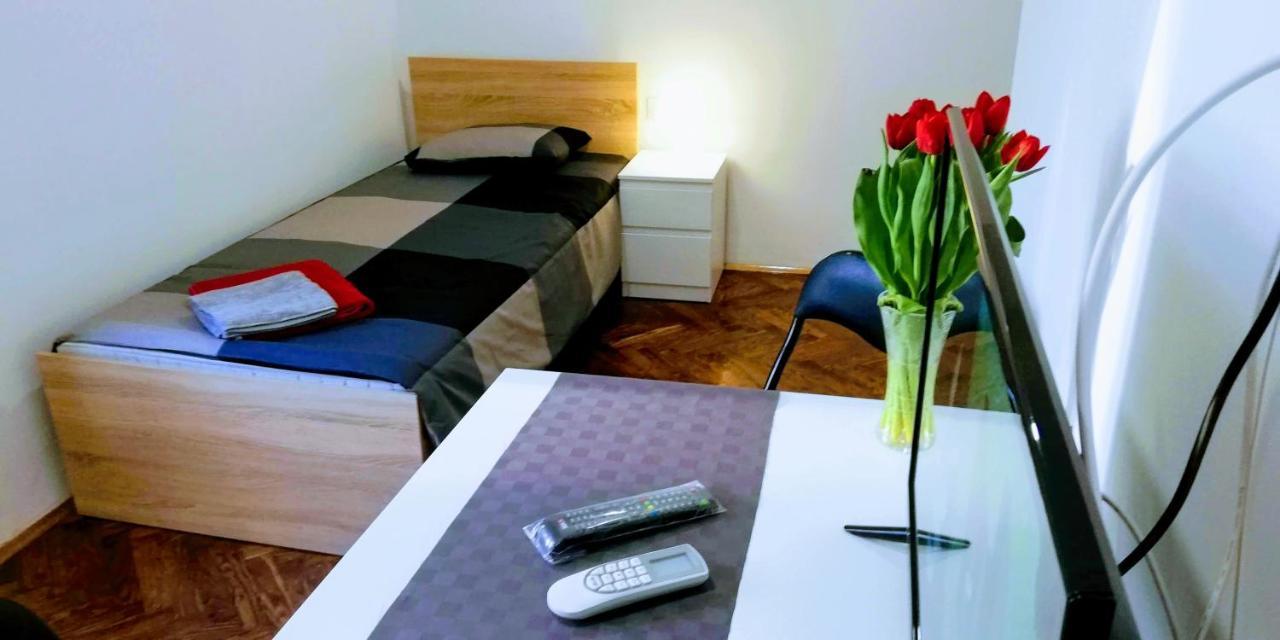 Pula Center Green Park Apartments And Rooms Екстер'єр фото