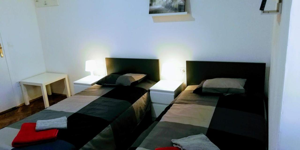 Pula Center Green Park Apartments And Rooms Екстер'єр фото