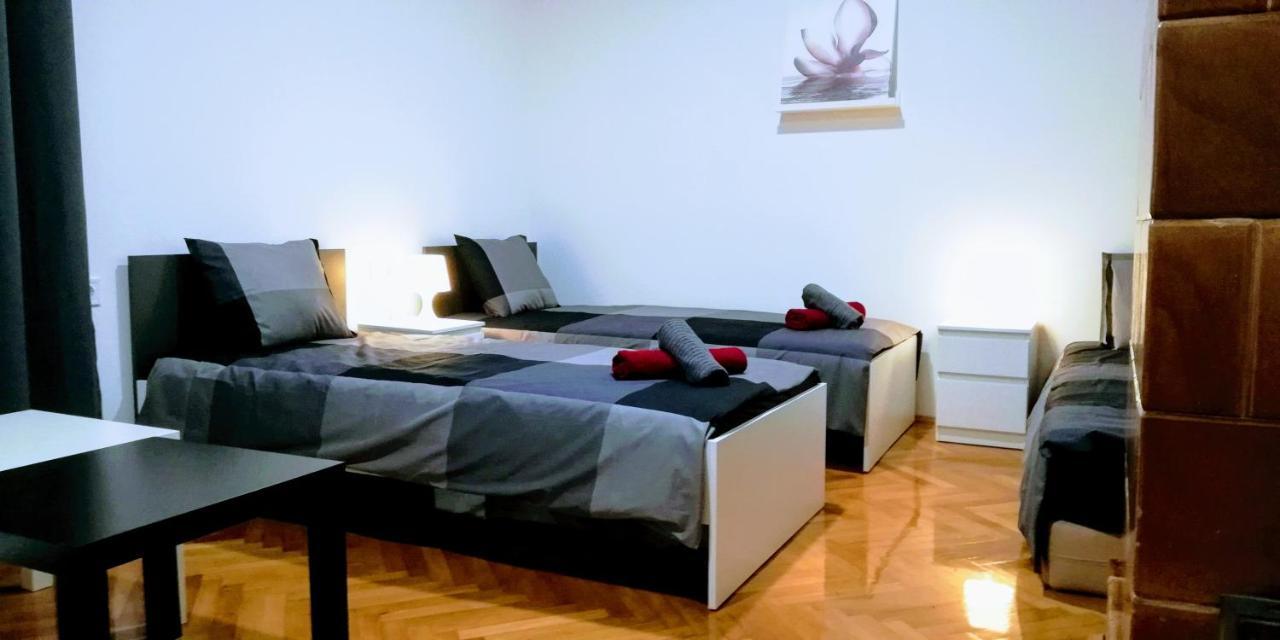 Pula Center Green Park Apartments And Rooms Екстер'єр фото