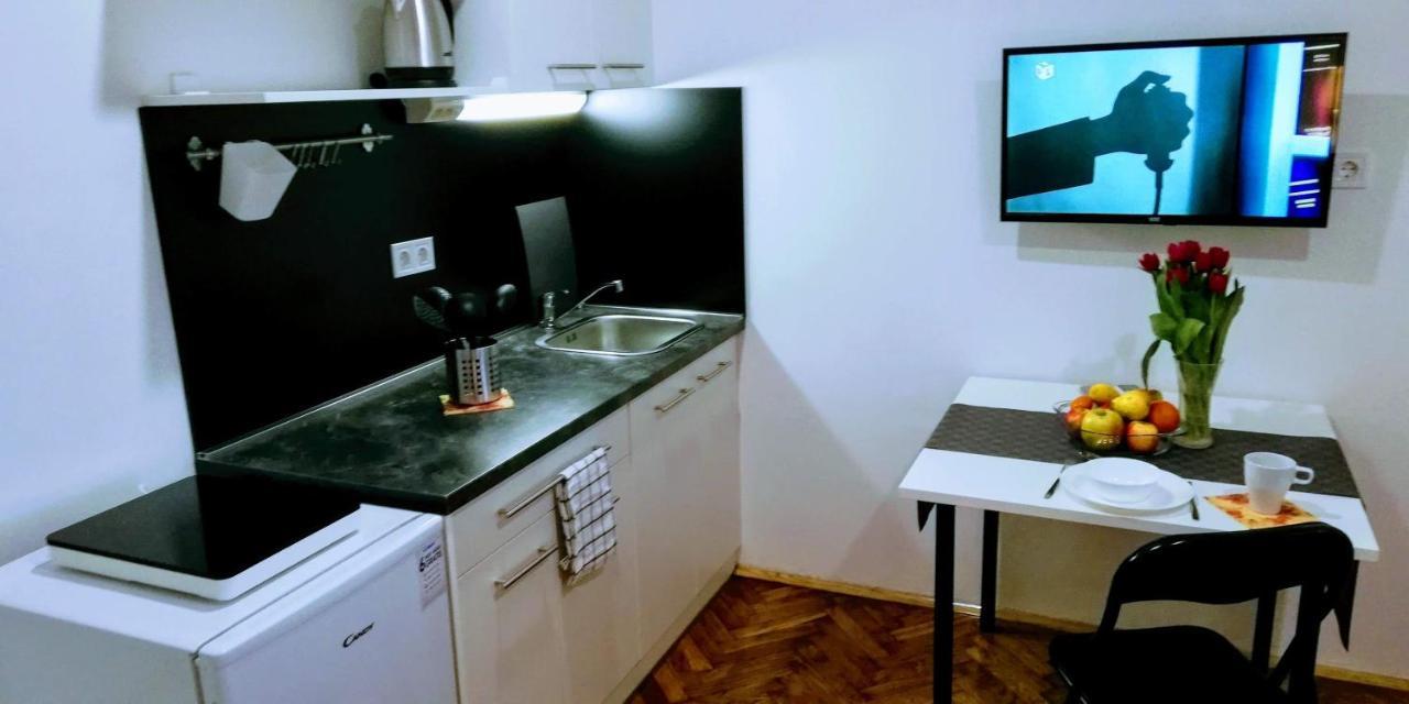 Pula Center Green Park Apartments And Rooms Екстер'єр фото