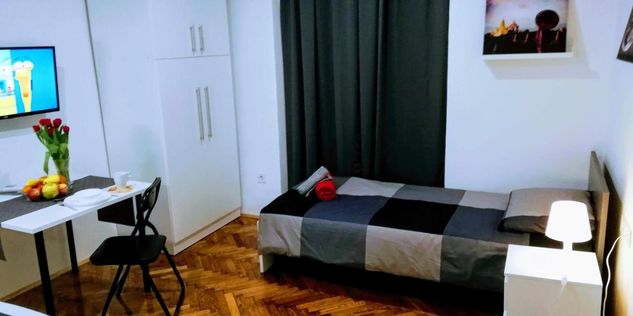 Pula Center Green Park Apartments And Rooms Екстер'єр фото