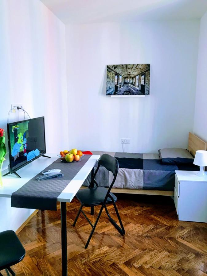 Pula Center Green Park Apartments And Rooms Екстер'єр фото