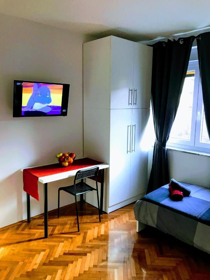 Pula Center Green Park Apartments And Rooms Екстер'єр фото