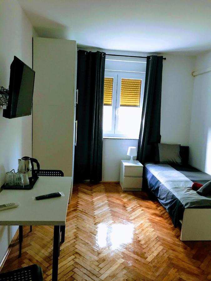Pula Center Green Park Apartments And Rooms Екстер'єр фото